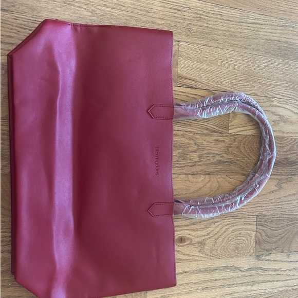 Bloomingdales Signature Red Tote w/ Leopard Lining (reversible) - Picture 4 of 6